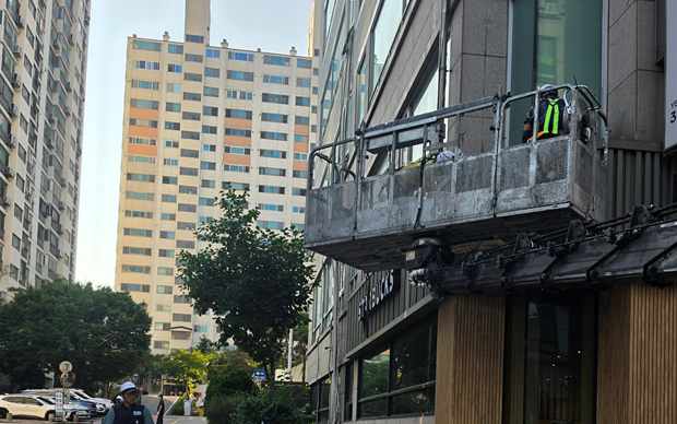 미산면 스카이차 상담용 수목 인접 고소 작업 이미지